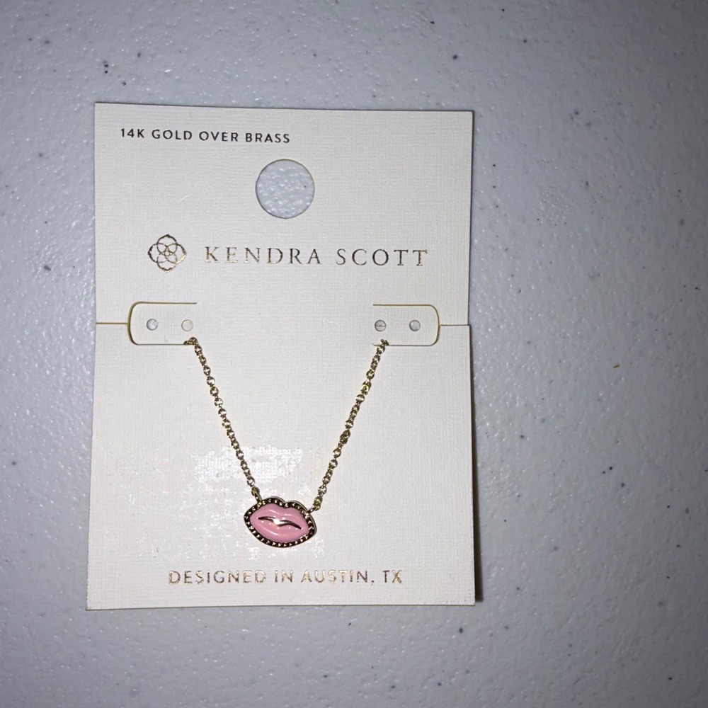 Kendra Scott Lips Pendant Necklace 14k Gold Over Brass Pink Enamel T1382